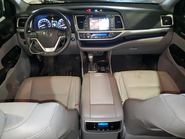 5TDKZRFH0HS516934 2017 TOYOTA HIGHLANDER - Image 8