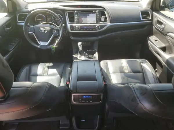 5TDKZRFH0HS517503 2017 TOYOTA HIGHLANDER - Image 8