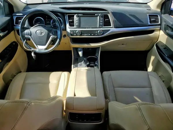 5TDKZRFH0HS519414 2017 TOYOTA HIGHLANDER - Image 8