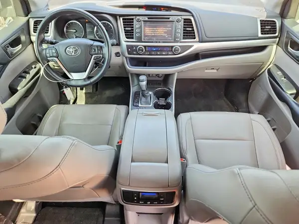 5TDKZRFH0HS519865 2017 TOYOTA HIGHLANDER - Image 8