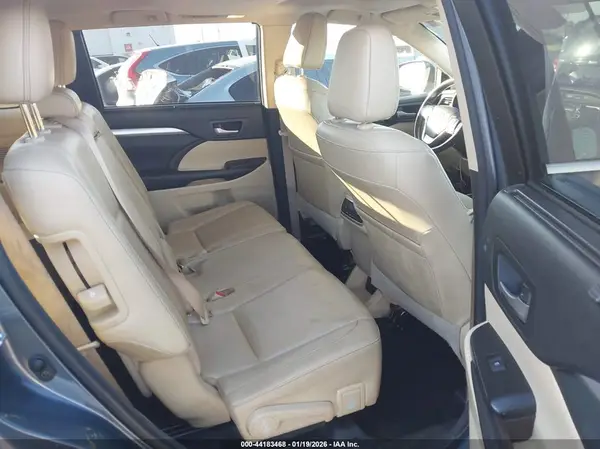 5TDKZRFH0HS524774 2017 TOYOTA HIGHLANDER - Image 8