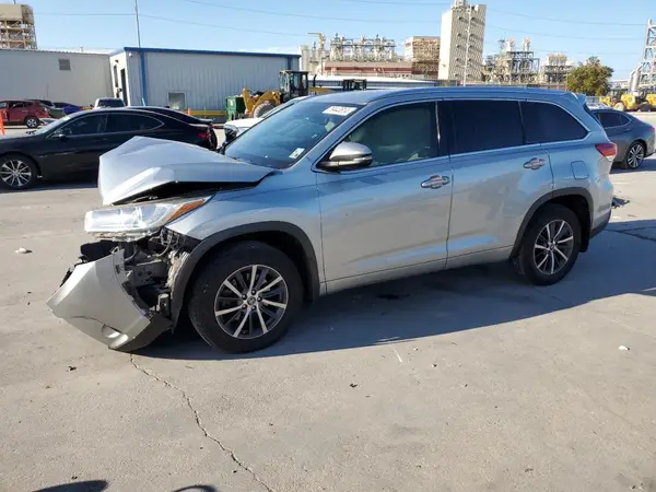 5TDKZRFH0HS526511 2017 TOYOTA HIGHLANDER - Image 1
