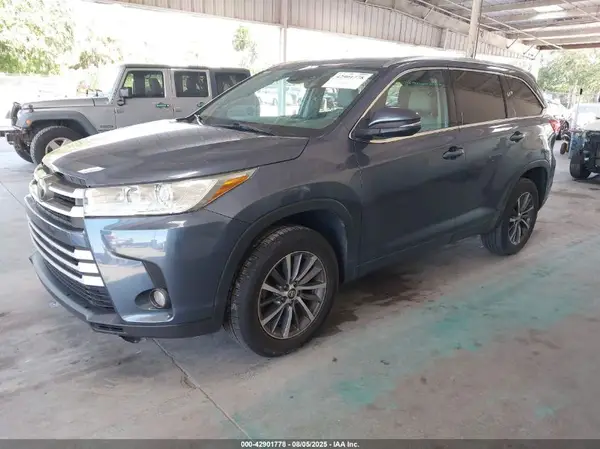 5TDKZRFH0JS255908 2018 TOYOTA HIGHLANDER - Image 2