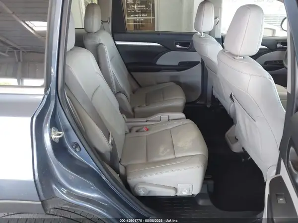 5TDKZRFH0JS255908 2018 TOYOTA HIGHLANDER - Image 8