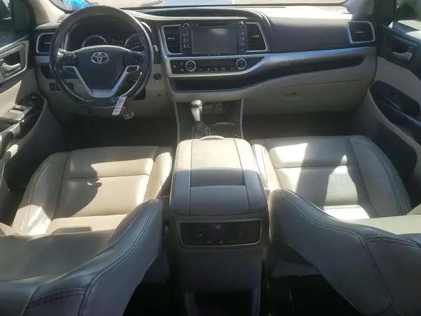 5TDKZRFH0JS259053 2018 TOYOTA HIGHLANDER - Image 8