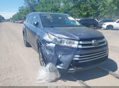 5TDKZRFH0JS264804 2018 TOYOTA HIGHLANDER