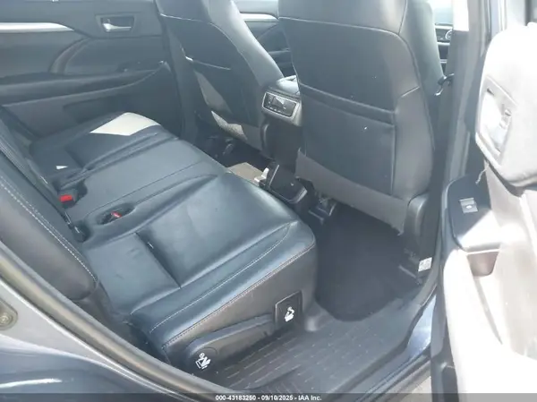 5TDKZRFH0JS266519 2018 TOYOTA HIGHLANDER - Image 8