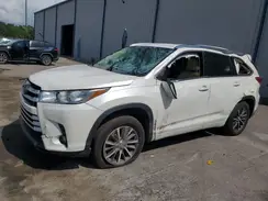 5TDKZRFH0JS268979 2018 TOYOTA HIGHLANDER