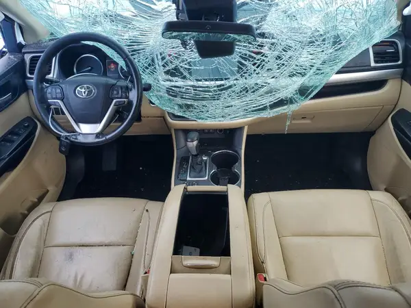 5TDKZRFH0JS268979 2018 TOYOTA HIGHLANDER - Image 8