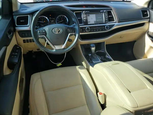 5TDKZRFH0JS269856 2018 TOYOTA HIGHLANDER - Image 8