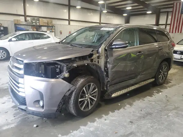 5TDKZRFH0JS279187 2018 TOYOTA HIGHLANDER - Image 1