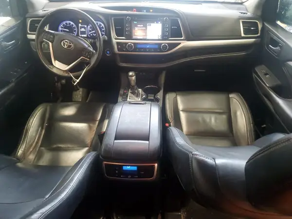 5TDKZRFH0JS279187 2018 TOYOTA HIGHLANDER - Image 8