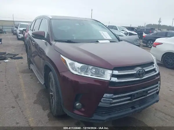 5TDKZRFH0JS281263 2018 TOYOTA HIGHLANDER - Image 1