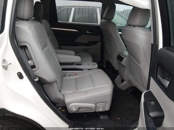 5TDKZRFH0JS282686 2018 TOYOTA HIGHLANDER - Image 8