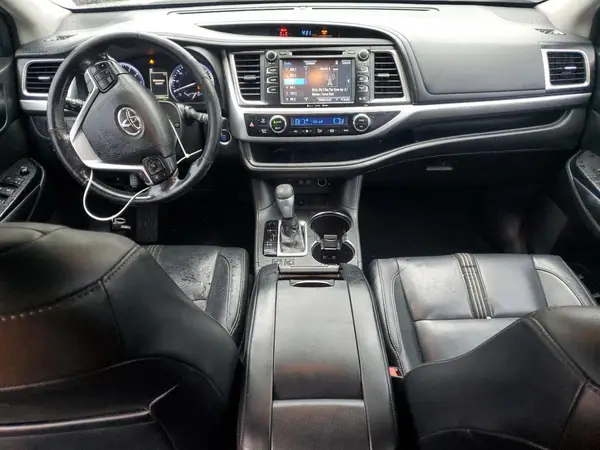 5TDKZRFH0JS533187 2018 TOYOTA HIGHLANDER - Image 8