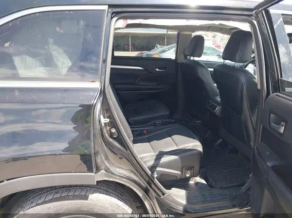 5TDKZRFH0JS535425 2018 TOYOTA HIGHLANDER - Image 8