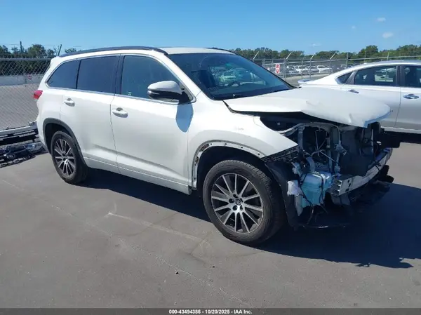 5TDKZRFH0JS539636 2018 TOYOTA HIGHLANDER - Image 1