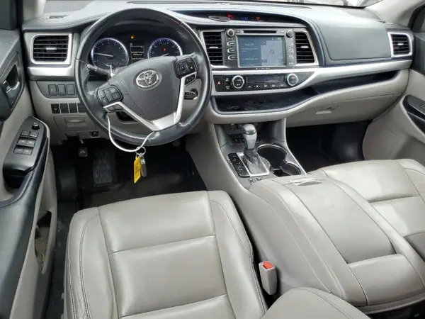 5TDKZRFH0JS540821 2018 TOYOTA HIGHLANDER - Image 8