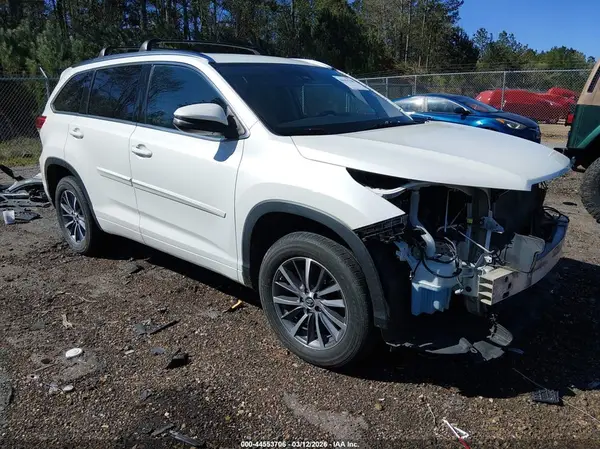 5TDKZRFH0JS540902 2018 TOYOTA HIGHLANDER - Image 1