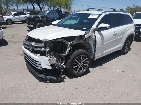 5TDKZRFH0JS544335 2018 TOYOTA HIGHLANDER - Image 2