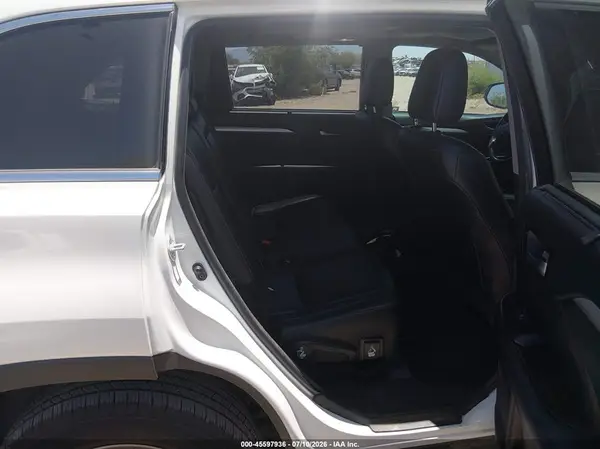 5TDKZRFH0JS544335 2018 TOYOTA HIGHLANDER - Image 8