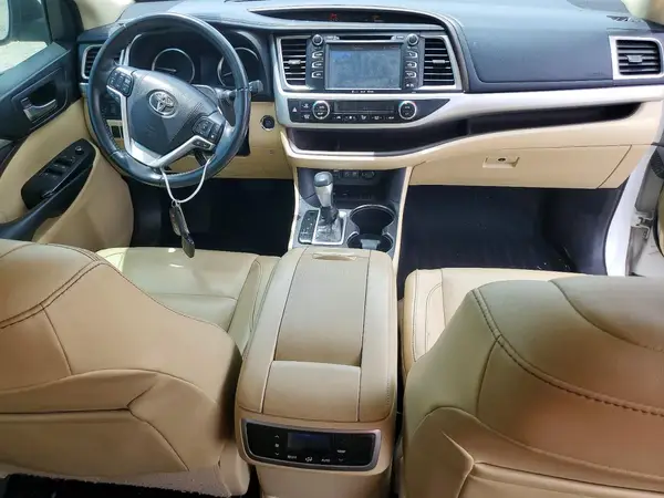 5TDKZRFH0JS545579 2018 TOYOTA HIGHLANDER - Image 8