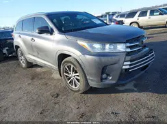 5TDKZRFH0JS548014 2018 TOYOTA HIGHLANDER