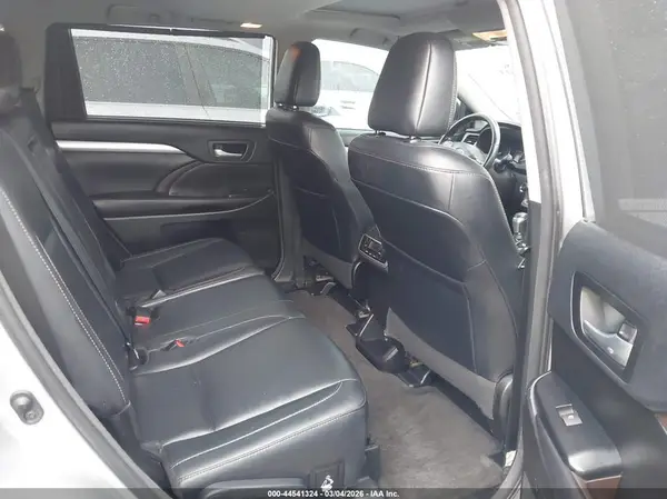 5TDKZRFH0JS548370 2018 TOYOTA HIGHLANDER - Image 8
