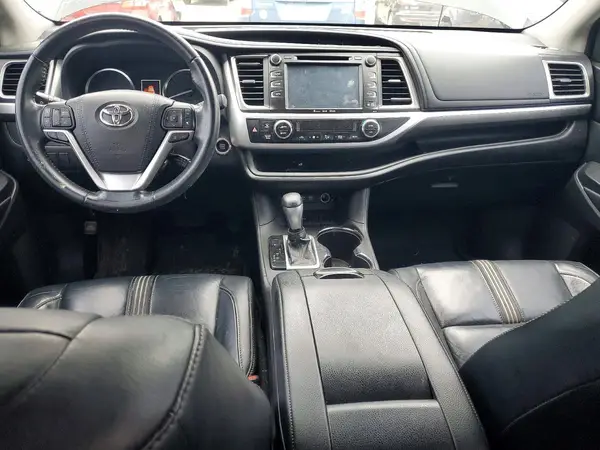 5TDKZRFH0JS548451 2018 TOYOTA HIGHLANDER - Image 8