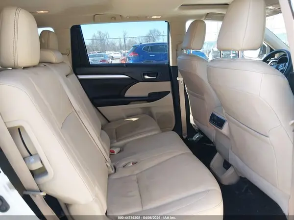 5TDKZRFH0JS550359 2018 TOYOTA HIGHLANDER - Image 8