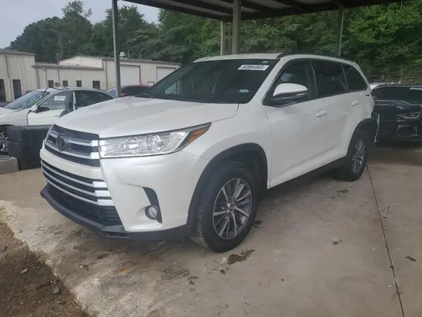 5TDKZRFH0KS300850 2019 TOYOTA HIGHLANDER - Image 1