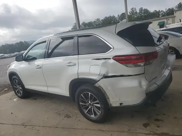 5TDKZRFH0KS300850 2019 TOYOTA HIGHLANDER - Image 2