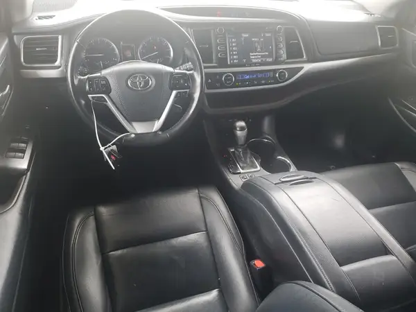 5TDKZRFH0KS300850 2019 TOYOTA HIGHLANDER - Image 8