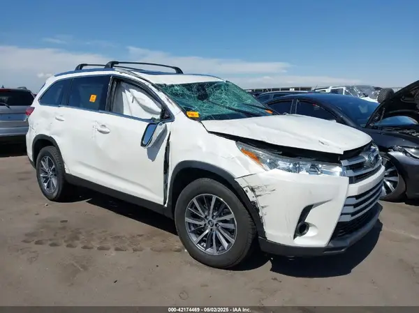 5TDKZRFH0KS314263 2019 TOYOTA HIGHLANDER - Image 1