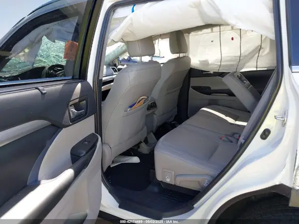 5TDKZRFH0KS314263 2019 TOYOTA HIGHLANDER - Image 8