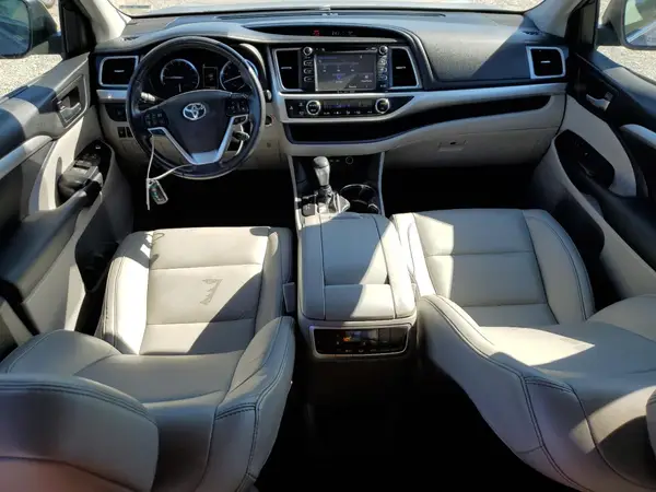5TDKZRFH0KS315025 2019 TOYOTA HIGHLANDER - Image 8