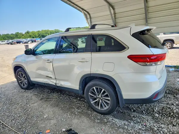 5TDKZRFH0KS316370 2019 TOYOTA HIGHLANDER - Image 2