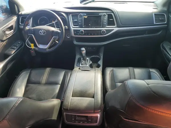 5TDKZRFH0KS328986 2019 TOYOTA HIGHLANDER - Image 8