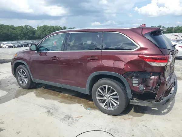 5TDKZRFH0KS330723 2019 TOYOTA HIGHLANDER - Image 2