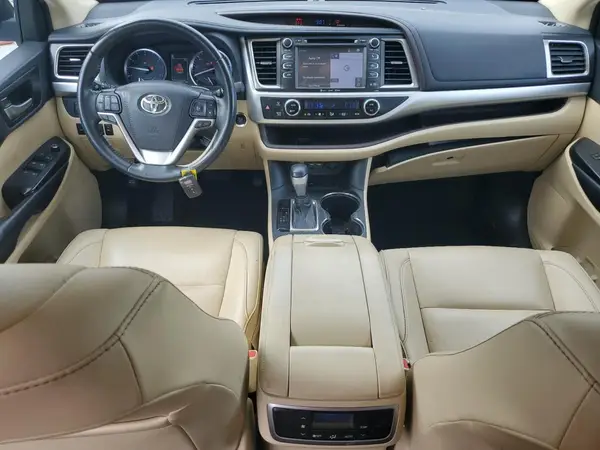 5TDKZRFH0KS330723 2019 TOYOTA HIGHLANDER - Image 8