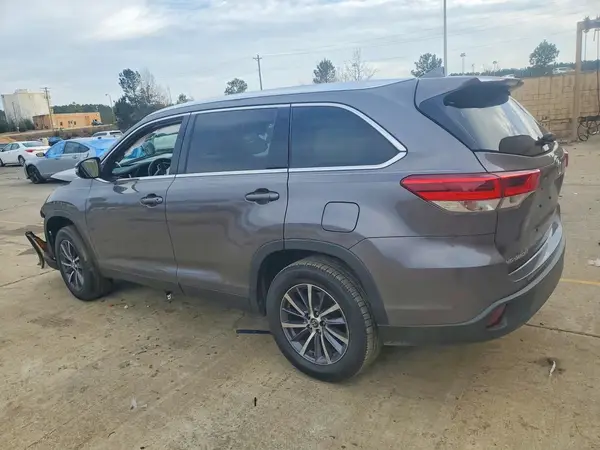 5TDKZRFH0KS341754 2019 TOYOTA HIGHLANDER - Image 2