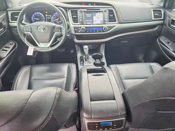5TDKZRFH0KS342774 2019 TOYOTA HIGHLANDER - Image 8