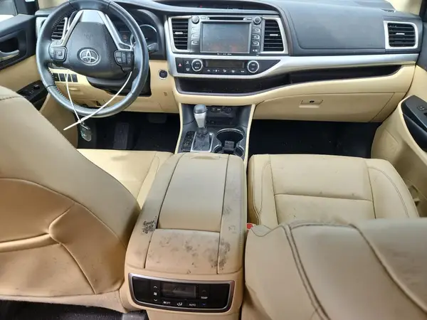 5TDKZRFH0KS351992 2019 TOYOTA HIGHLANDER - Image 8