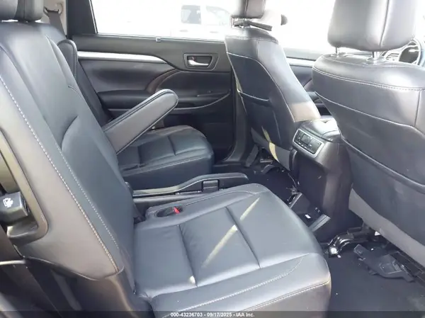 5TDKZRFH0KS353399 2019 TOYOTA HIGHLANDER - Image 8