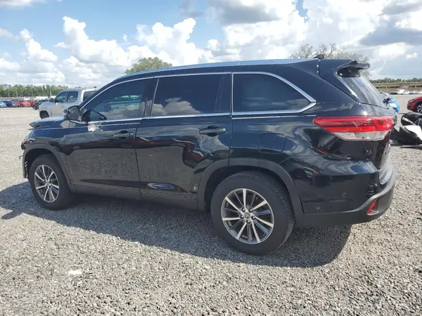 5TDKZRFH0KS354438 2019 TOYOTA HIGHLANDER - Image 2