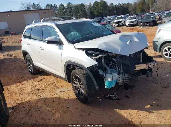 5TDKZRFH0KS356528 2019 TOYOTA HIGHLANDER - Image 1