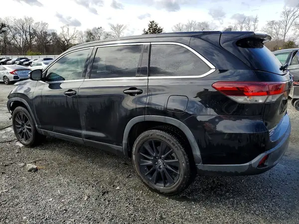 5TDKZRFH0KS359414 2019 TOYOTA HIGHLANDER - Image 2