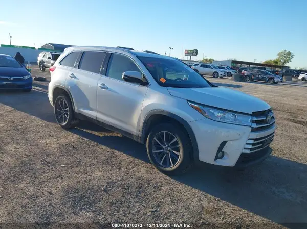 5TDKZRFH0KS360787 2019 TOYOTA HIGHLANDER - Image 1