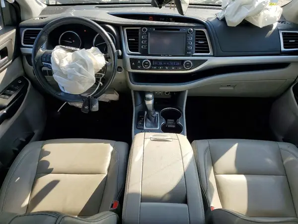 5TDKZRFH0KS364516 2019 TOYOTA HIGHLANDER - Image 8