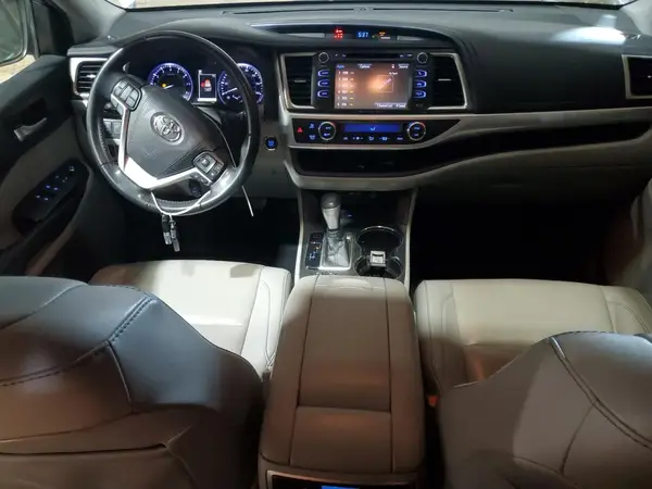5TDKZRFH0KS552288 2019 TOYOTA HIGHLANDER - Image 8